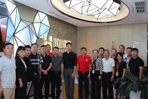 欢迎宜春市团委书记、商会及青企等一行领导莅临开云手机客户端_开云(中国)官方人力集团指导