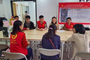 浓浓关爱暖人心，开云手机客户端_开云(中国)官方集团党支部慰问困难单亲家庭