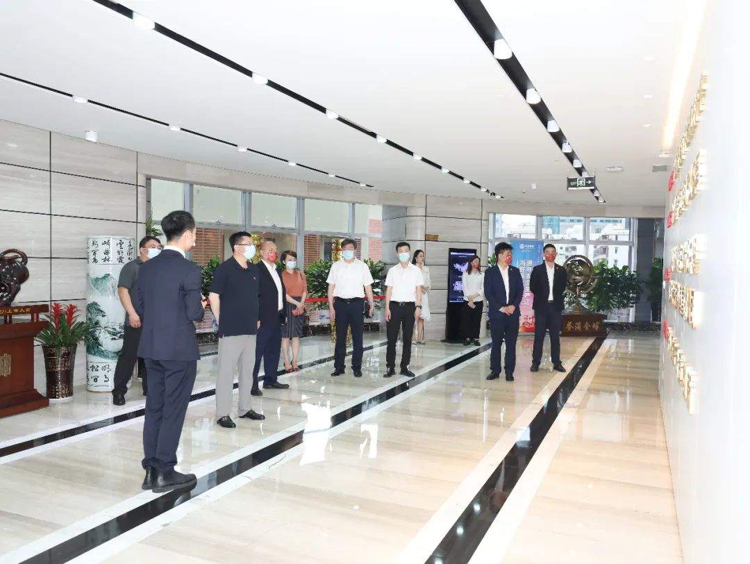 青岛市政协副主席、崂山区委书记张元升一行莅临开云手机客户端_开云(中国)官方调研考察