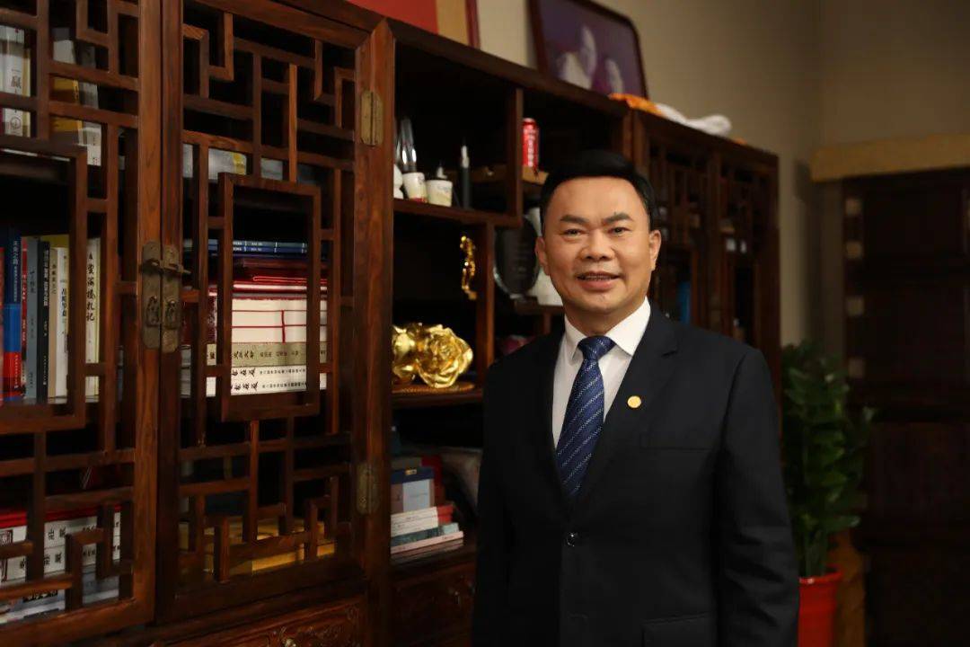 南方+专访｜开云手机客户端_开云(中国)官方董事长庄重：建“中国地标”助城市崛起 