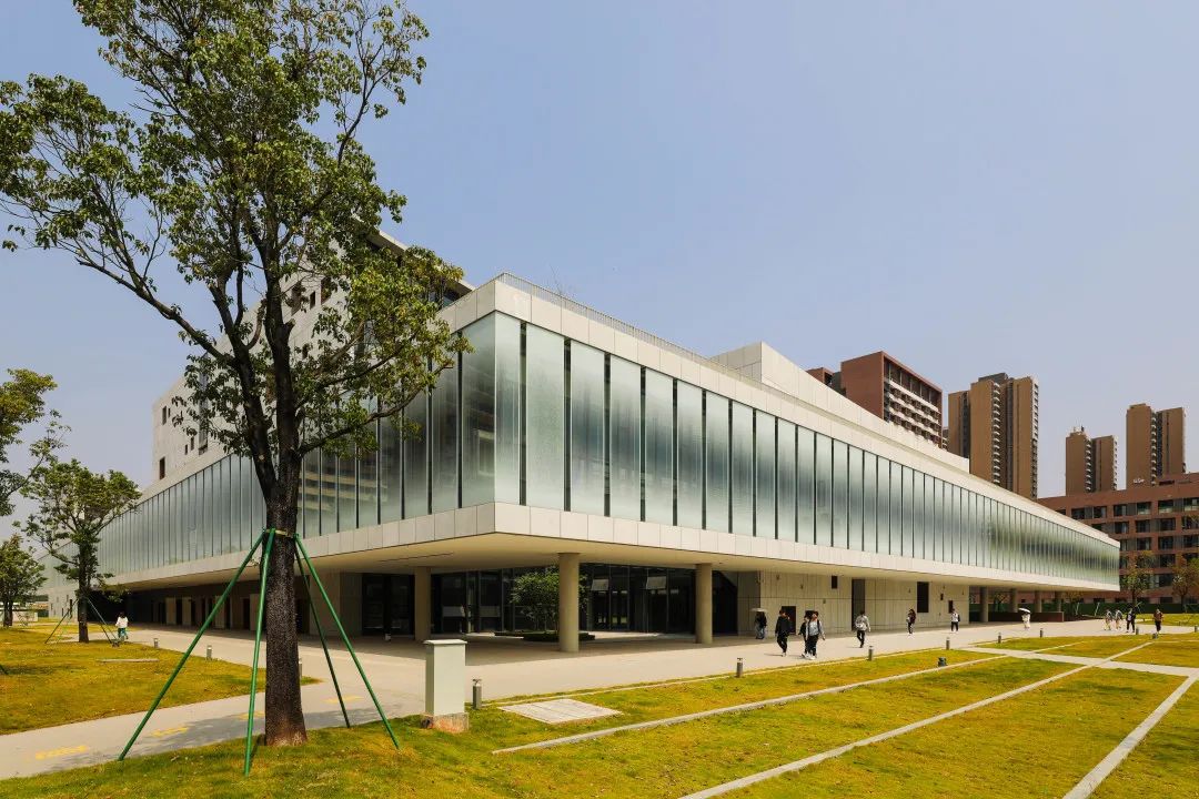 品质中装 | 开云手机客户端_开云(中国)官方再获“金鹏奖”和广州市建筑装饰优质工程奖